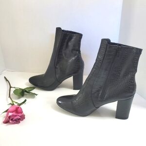 Top Moda Carris Faux Crocodile Embossed Boots Booties, Size 10